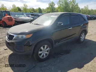 2012 Kia Sorento LX z VIN 5XYKTCA68CG220280, wystawiony jako Copart lot #55747065 z przebiegiem Nie podano mil oraz Czysty tytuł • Clean title. Historia ofert i sprzedaży dostępna na DreamBid. Obrazek 1.