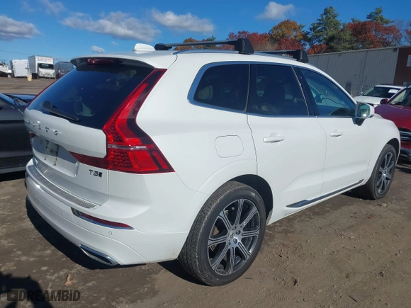 2021 Volvo XC60 Inscription with VIN YV4102RLXM1882028, listed as a IAAI auction lot 40825242 with 65,609 mi miles. Bid and sale history available at carsss.com. Image 4.