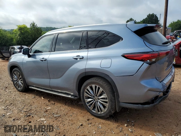 2023 Toyota Highlander L with VIN 5TDKDRBH3PS000635, listed as a Copart auction lot 61023505 with 47,348 mi miles and Salvage title. Bid and sale history available at DreamBid. Image 2.