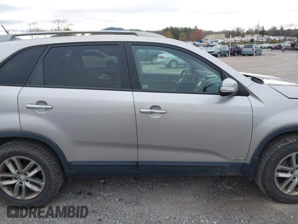 2015 Kia Sorento LX with VIN 5XYKTDA64FG612232, listed as a IAAI auction lot 41894549 with 145,748 mi miles. Bid and sale history available at carsss.com. Image 13.
