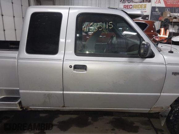2001 Ford Ranger XL Fleet with VIN 1FTZR15E81TA57053, listed as a IAAI auction lot 41535115 with 146,784 mi miles. Bid and sale history available at carsss.com. Image 13.