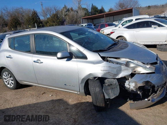 2015 Nissan LEAF SV with VIN 1N4AZ0CP6FC320049, listed as a IAAI auction lot 41645954 with 147,357 mi miles. Bid and sale history available at carsss.com. Image 13.
