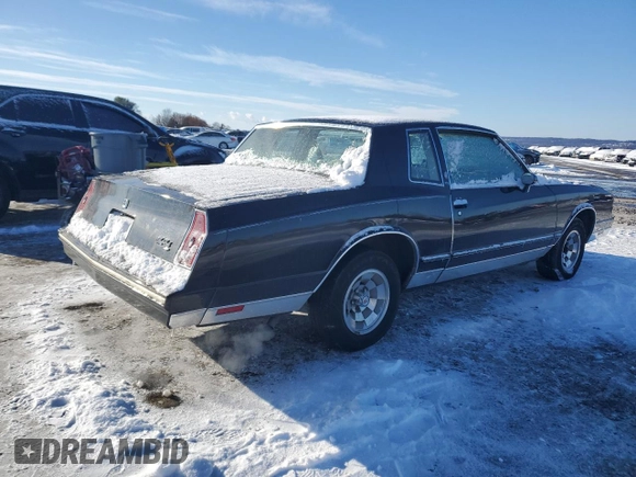 1984 Chevrolet Monte Carlo z VIN 1G1AZ37H3EB102999, wystawiony jako Copart lot #87061824 z przebiegiem 271 202 mil mil oraz Szkody całkowita. Historia ofert i sprzedaży dostępna na DreamBid. Obrazek 3.