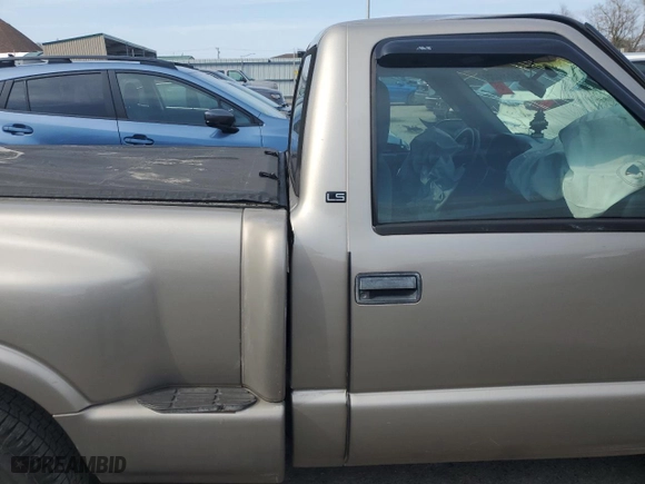 2000 Chevrolet S-10 LS with VIN 1GCCS14W9Y8130139, listed as a Copart auction lot 48936205 with 0 mi miles and Salvage Title. Bid and sale history available at carsss.com. Image 10.
