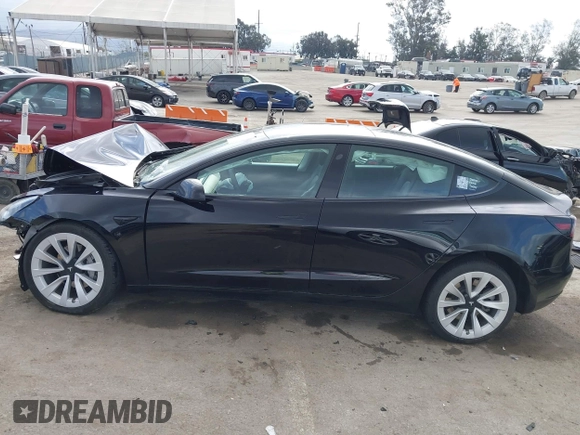 2021 Tesla Model 3 Long Range z VIN 5YJ3E1EB0MF855531, wystawiony jako IAAI lot #42079034 z przebiegiem 35 899 mil mil oraz . Historia ofert i sprzedaży dostępna na DreamBid. Obrazek 15.