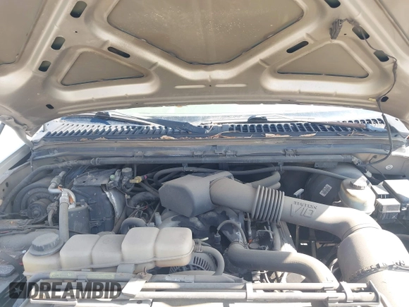 2001 Ford Super Duty F-250 XL with VIN 1FTNW21S71EA79137, listed as a IAAI auction lot 42115660 with 147,873 mi miles. Bid and sale history available at carsss.com. Image 10.