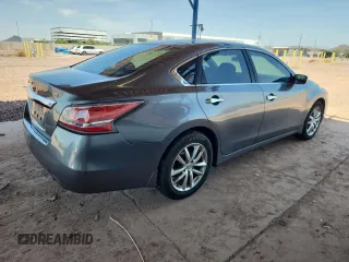 2015 Nissan Altima SV z VIN 1N4AL3AP1FC238509, wystawiony jako Copart lot #59595785 z przebiegiem 136 063 mil mil oraz Czysty tytuł • Clean title. Historia ofert i sprzedaży dostępna na DreamBid. Obrazek 3.