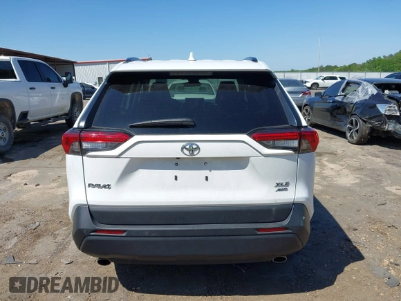 2024 Toyota RAV4 XLE with VIN 2T3P1RFV2RW443293, listed as a IAAI auction lot 42030139 with 32,277 mi miles. Bid and sale history available at carsss.com. Image 16.