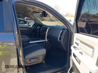 2017 Ram 1500 Big Horn z VIN 3C6RR7LT6HG522612, wystawiony jako IAAI lot #41761830 z przebiegiem 117 480 mil mil oraz . Historia ofert i sprzedaży dostępna na DreamBid. Obrazek 5.