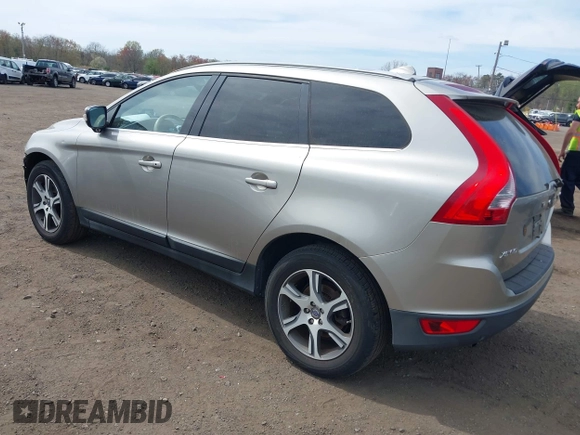 2011 Volvo XC60 3.0T с VIN YV4902DZXB2189062, выставлен на аукционе IAAI как лот 42091241 с пробегом 180 008 миль миль и . История ставок и продаж доступна на DreamBid. Изображение 3.