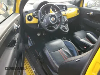 2017 FIAT 500 Abarth z VIN 3C3CFFFH3HT675355, wystawiony jako Copart lot #81145414 z przebiegiem 45 491 mil mil oraz Szkody całkowita. Historia ofert i sprzedaży dostępna na DreamBid. Obrazek 8.