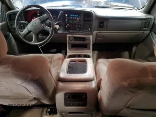 2005 Chevrolet Suburban LT with VIN 1GNFK16ZX5J225003, listed as a Copart auction lot 57489305 with 254,578 mi miles and Non repairable. Bid and sale history available at DreamBid. Image 8.