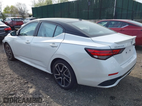 2024 Nissan Sentra SR z VIN 3N1AB8DV9RY354172, wystawiony jako IAAI lot #42106887 z przebiegiem 2 786 mil mil oraz . Historia ofert i sprzedaży dostępna na DreamBid. Obrazek 3.