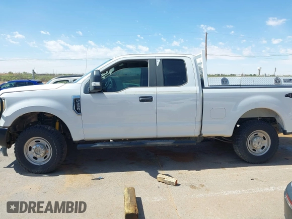 2017 Ford F-250 XLT with VIN 1FT7X2B62HEC15790, listed as a IAAI auction lot 42256808 with 142,297 mi miles and . Bid and sale history available at DreamBid. Image 14.