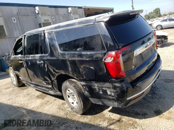 2021 GMC Yukon XL SLT with VIN 1GKS1GKD6MR366338, listed as a Copart auction lot 69332054 with Not Provided miles and Salvage Title. Bid and sale history available at carsss.com. Image 2.