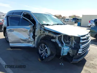 2019 Toyota Highlander SE with VIN 5TDJZRFH4KS580932, listed as a IAAI auction lot 42250414 with 52,437 mi miles and . Bid and sale history available at DreamBid. Image 1.