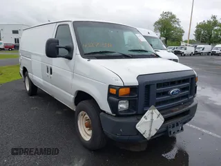 2010 Ford Econoline Cargo Commercial z VIN 1FTNE1EW7ADA91787, wystawiony jako IAAI lot #42275354 z przebiegiem 226 182 mil mil oraz . Historia ofert i sprzedaży dostępna na DreamBid. Obrazek 1.