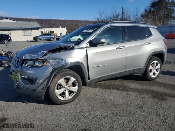 2018 Jeep Compass Latitude with VIN 3C4NJDBB5JT112659, listed as a Copart auction lot 45383445 with 83,300 mi miles and Salvage Title. Bid and sale history available at carsss.com. Image 1.