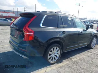 2016 Volvo XC90 T6 Momentum z VIN YV4A22PK7G1069884, wystawiony jako IAAI lot #42247951 z przebiegiem 116 640 mil mil oraz . Historia ofert i sprzedaży dostępna na DreamBid. Obrazek 4.