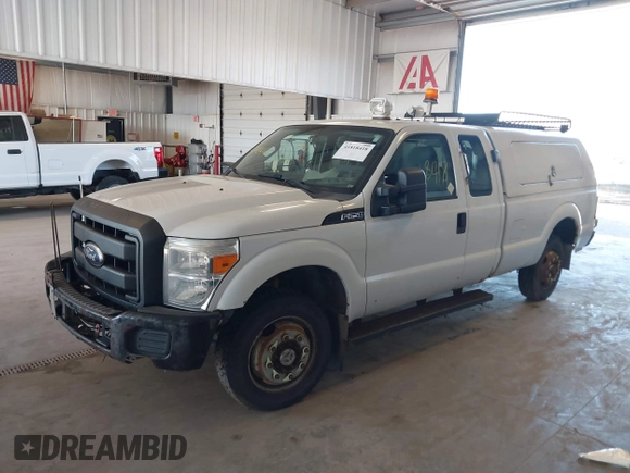 2011 Ford Super Duty F-250 SRW XL with VIN 1FT7X2B64BEB82069, listed as a IAAI auction lot 41818418 with 333,546 mi miles. Bid and sale history available at carsss.com. Image 2.