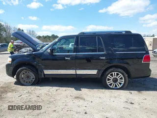 2007 Lincoln Navigator z VIN 5LMFU28547LJ15910, wystawiony jako IAAI lot #41851252 z przebiegiem 296 145 mil mil oraz . Historia ofert i sprzedaży dostępna na DreamBid. Obrazek 14.