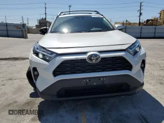2025 Toyota RAV4 XLE Premium with VIN 2T3C1RFV4SW388253, listed as a Copart auction lot 57723695 with 1,137 mi miles and Salvage title. Bid and sale history available at DreamBid. Image 5.
