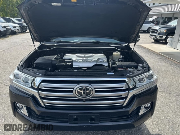 2017 Toyota Land Cruiser z VIN JTMCY7AJ7H4050517, wystawiony jako Copart lot #73833724 z przebiegiem 137 775 mil mil oraz Czysty tytuł • Clean title. Historia ofert i sprzedaży dostępna na DreamBid. Obrazek 7.