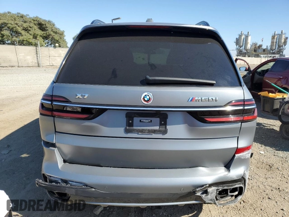 2023 BMW X7 M60i z VIN 5UX33EM0XP9N45266, wystawiony jako Copart lot #68922574 z przebiegiem Nie podano mil oraz Szkody całkowita. Historia ofert i sprzedaży dostępna na DreamBid. Obrazek 6.