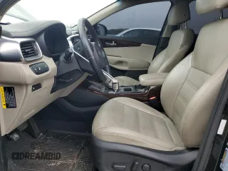 2017 Kia Sorento EX z VIN 5XYPHDA59HG246351, wystawiony jako Copart lot #58919185 z przebiegiem 119 615 mil mil oraz Czysty tytuł • Clean title. Historia ofert i sprzedaży dostępna na DreamBid. Obrazek 7.