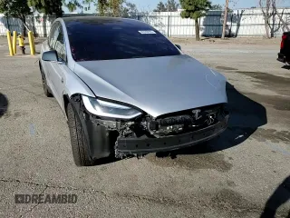 2017 Tesla Model X 90D z VIN 5YJXCAE27HF044791, wystawiony jako Copart lot #46040655 z przebiegiem 149 509 mil mil oraz Szkody całkowita. Historia ofert i sprzedaży dostępna na DreamBid. Obrazek 12.