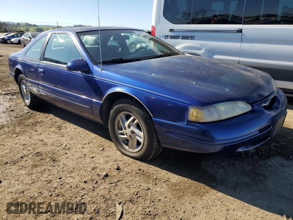 1997 Ford Thunderbird LX with VIN 1FALP6247VH129234, listed as a Copart auction lot 47096335 with 101,461 mi miles and Clean Title. Bid and sale history available at DreamBid. Image 4.