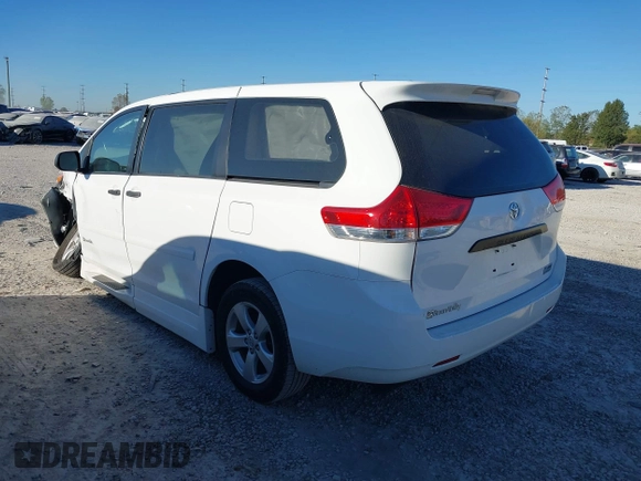 2012 Toyota Sienna with VIN 5TDZK3DC7CS270240, listed as a IAAI auction lot 40539452 with 92,738 mi miles. Bid and sale history available at carsss.com. Image 3.