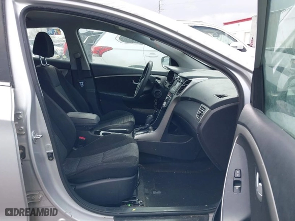 2016 Hyundai Elantra GT with VIN KMHD35LH5GU316015, listed as a IAAI auction lot 41823547 with 61,198 mi miles. Bid and sale history available at carsss.com. Image 5.