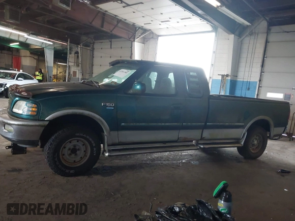 1998 Ford F-150 z VIN 1FTZX18W0WNB10429, wystawiony jako IAAI lot #42501385 z przebiegiem 175 318 mil mil oraz . Historia ofert i sprzedaży dostępna na DreamBid. Obrazek 14.