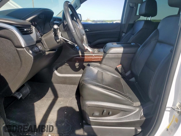 2019 GMC Yukon XL SLT with VIN 1GKS2GKC5KR363643, listed as a Copart auction lot 52749525 with 92,872 mi miles and Salvage title. Bid and sale history available at DreamBid. Image 7.