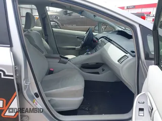 2013 Toyota Prius One z VIN JTDKN3DU3D5704663, wystawiony jako IAAI lot #42270987 z przebiegiem 169 353 mil mil oraz . Historia ofert i sprzedaży dostępna na DreamBid. Obrazek 5.