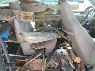 2001 Dodge Caravan Sport with VIN 2B4GP44302R610105, listed as a Copart auction lot 72903194 with 214,768 mi miles and Salvage Title. Bid and sale history available at carsss.com. Image 11.