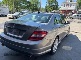 2009 Mercedes-Benz C 300 Sport z VIN WDDGF81X19R071486, wystawiony jako Copart lot #57711575 z przebiegiem 188 430 mil mil oraz Czysty tytuł • Clean title. Historia ofert i sprzedaży dostępna na DreamBid. Obrazek 4.