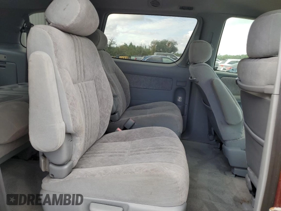 2000 Toyota Sienna LE with VIN 4T3ZF13C3YU284605, listed as a Copart auction lot 79405404 with 137,213 mi miles and Salvage Title. Bid and sale history available at carsss.com. Image 11.