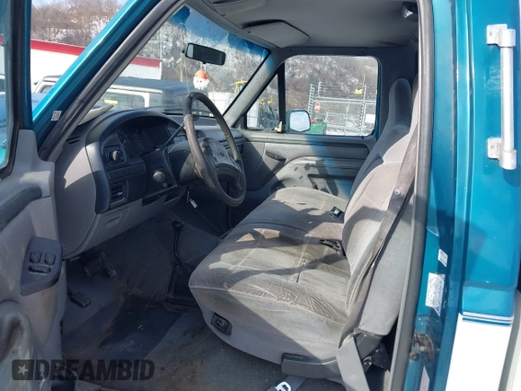 1996 Ford F-250 with VIN 2FTHF26G0TCA64327, listed as a IAAI auction lot 41397949 with 333,048 mi miles. Bid and sale history available at carsss.com. Image 5.