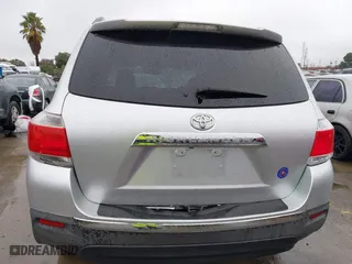 2013 Toyota Highlander with VIN 5TDZK3EH4DS103474, listed as a IAAI auction lot 41582903 with 136,596 mi miles. Bid and sale history available at carsss.com. Image 15.