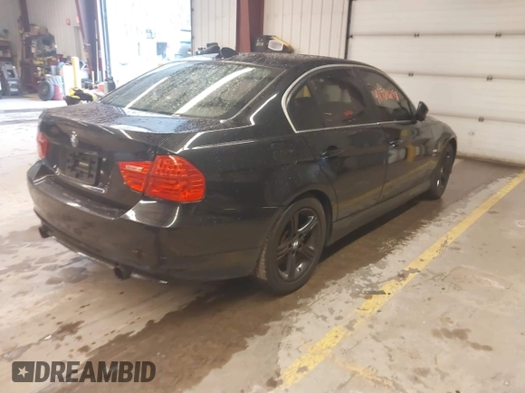2009 BMW 3 Series 335i xDrive z VIN WBAPL33519A406632, wystawiony jako IAAI lot #41980298 z przebiegiem 197 581 mil mil oraz . Historia ofert i sprzedaży dostępna na DreamBid. Obrazek 4.