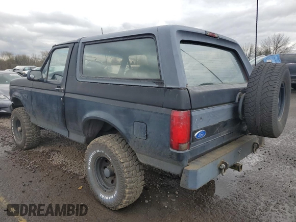 1993 Ford Bronco Custom with VIN 1FMEU15H0PLB25986, listed as a Copart auction lot 47622775 with 196,277 mi miles and Clean title. Bid and sale history available at DreamBid. Image 2.
