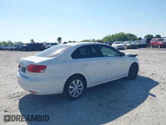 2013 Volkswagen Jetta SE с VIN 3VWDP7AJ2DM407606, выставлен на аукционе IAAI как лот 42028385 с пробегом 249 972 миль миль и . История ставок и продаж доступна на DreamBid. Изображение 4.