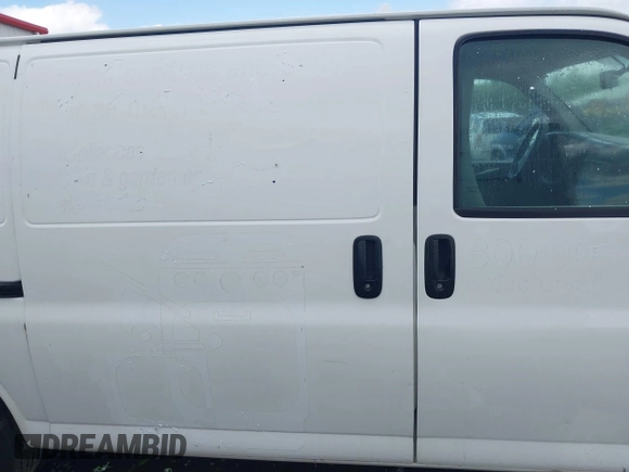 2013 Chevrolet Express Cargo Van with VIN 1GCSGAFX5D1173625, listed as a IAAI auction lot 41925806 with 365,298 mi miles. Bid and sale history available at carsss.com. Image 13.