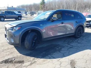 2024 Mazda CX-90 Preferred z VIN JM3KKBHA8R1180077, wystawiony jako IAAI lot #41774717 z przebiegiem 10 992 mil mil oraz . Historia ofert i sprzedaży dostępna na DreamBid. Obrazek 17.