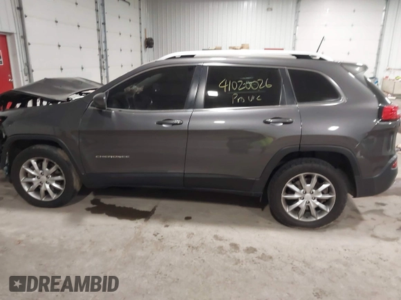 2018 Jeep Cherokee Limited with VIN 1C4PJMDX7JD577855, listed as a IAAI auction lot 41020026 with 111,267 mi miles. Bid and sale history available at carsss.com. Image 13.