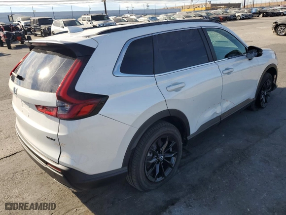 2024 Honda CR-V Hybrid Sport with VIN 7FARS6H58RE074418, listed as a Copart auction lot 86335744 with 7,852 mi miles and Salvage Title. Bid and sale history available at carsss.com. Image 3.