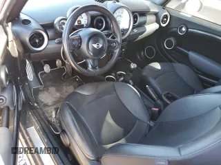 2012 MINI Convertible S z VIN WMWZP3C53CT296188, wystawiony jako Copart lot #88159445 z przebiegiem 110 859 mil mil oraz Szkoda całkowita • Salvage title. Historia ofert i sprzedaży dostępna na DreamBid. Obrazek 8.