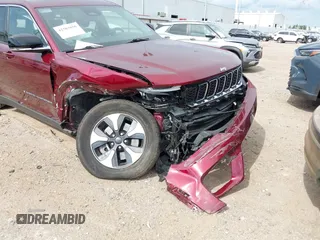 2024 Jeep Grand Cherokee z VIN 1C4RJYB67RC135573, wystawiony jako IAAI lot #42583658 z przebiegiem 21 552 mil mil oraz . Historia ofert i sprzedaży dostępna na DreamBid. Obrazek 6.